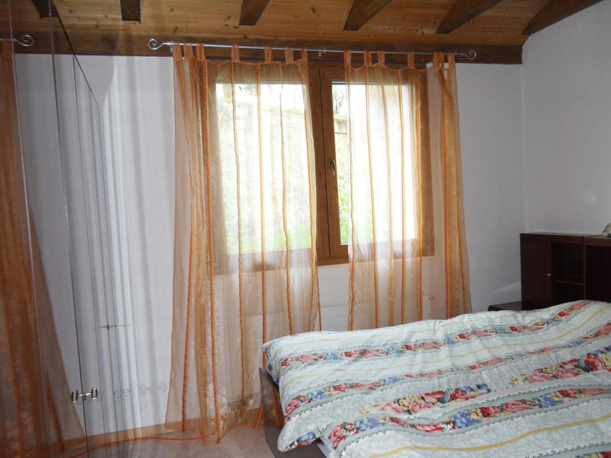 bed&breakfast in Flüh Hofstetten-Fluh Habitación foto
